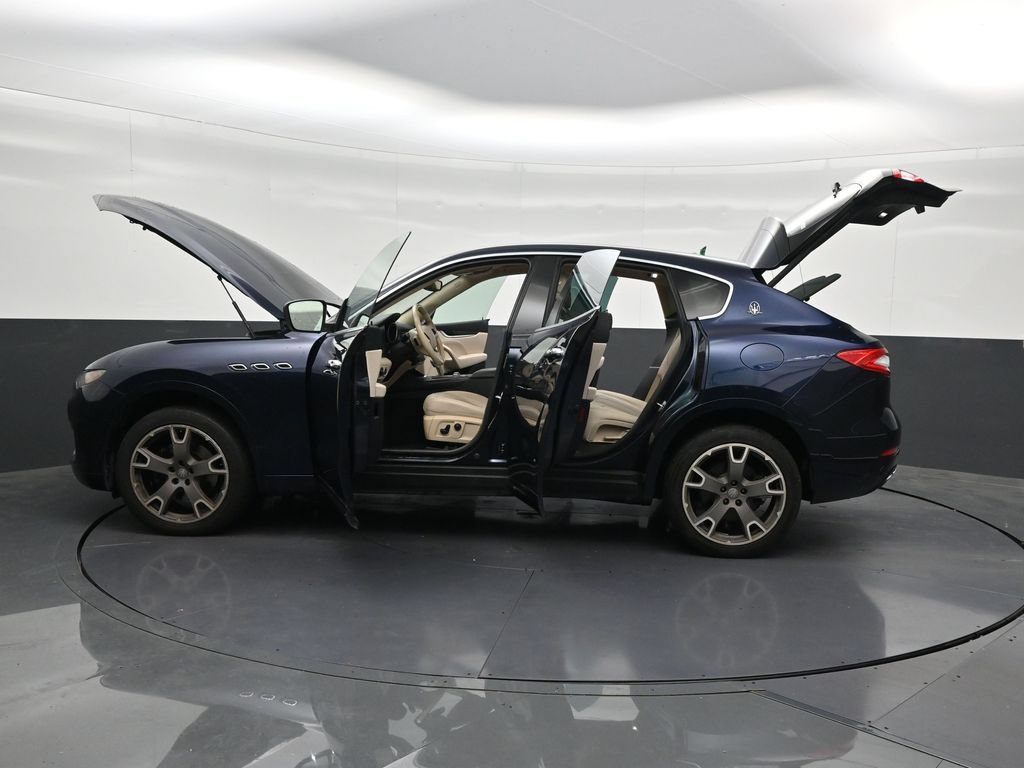Used 2019 Maserati Levante AWD/4WD image 32