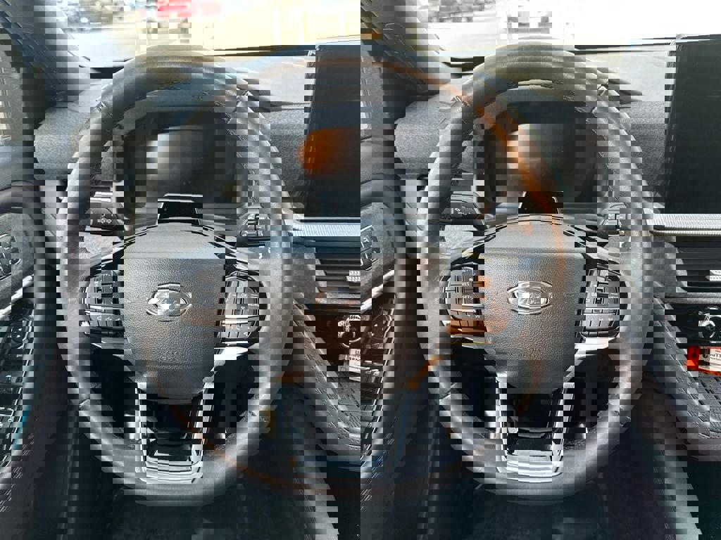 Used 2025 Ford Explorer Platinum w/ LUX Leather Package image 18