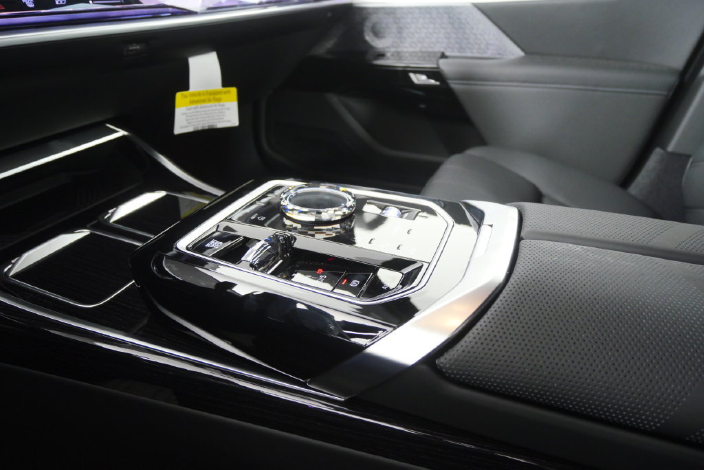 New 2026 BMW 750e xDrive w/ Executive Package AWD/4WD image 24