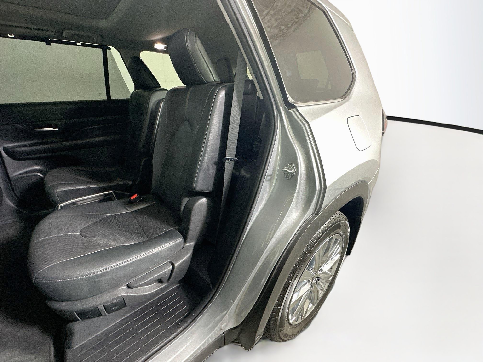 Used 2024 Toyota Grand Highlander AWD image 26