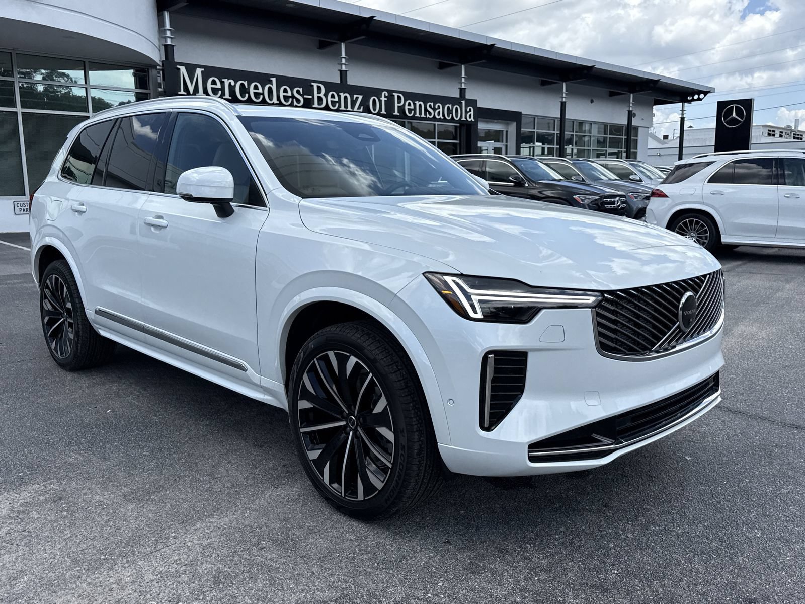 New 2026 Volvo XC90 B5 Ultra w/ Protection Package Premier AWD/4WD image 7