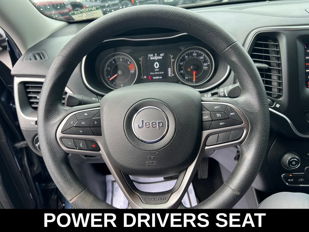 Used 2019 Jeep Cherokee Latitude w/ Popular Appearance Group FWD image 18
