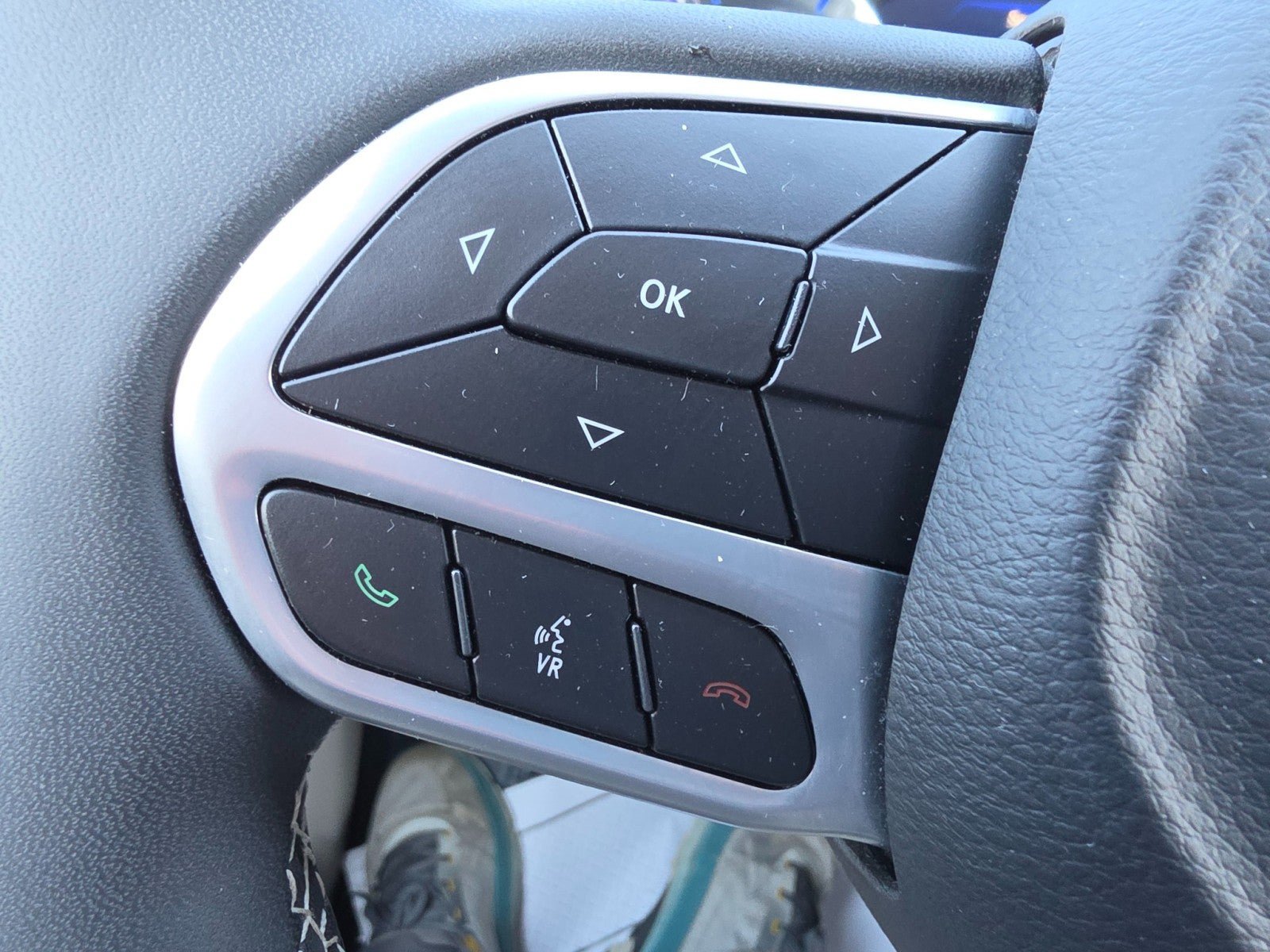 Used 2024 Chrysler Pacifica Touring-L FWD image 41