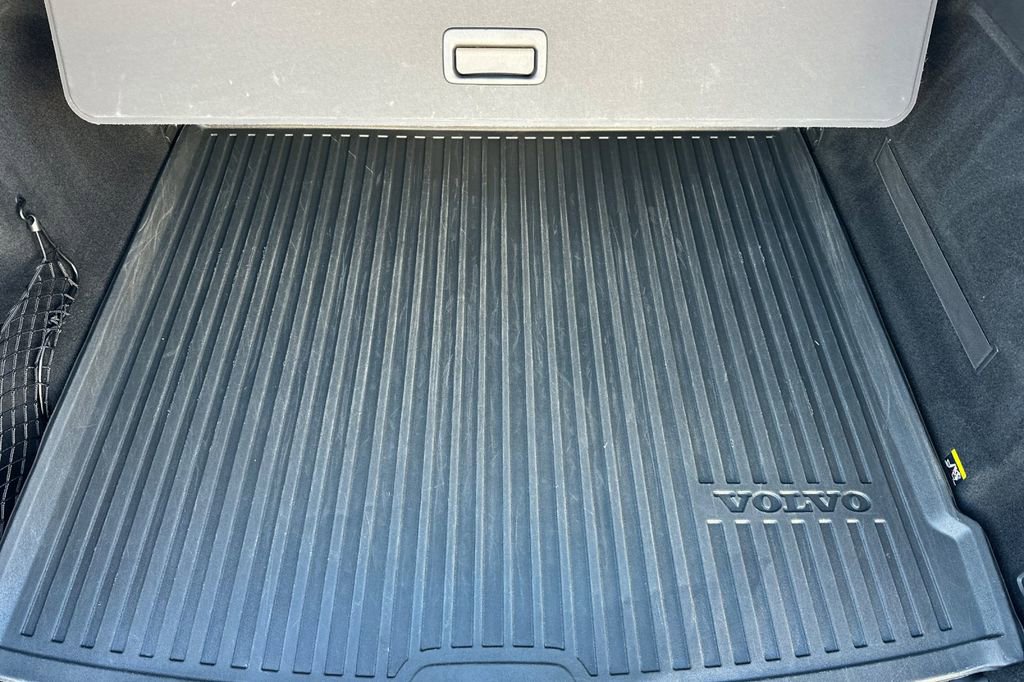 Used 2019 Volvo XC60 T5 Momentum w/ Premium Package image 15