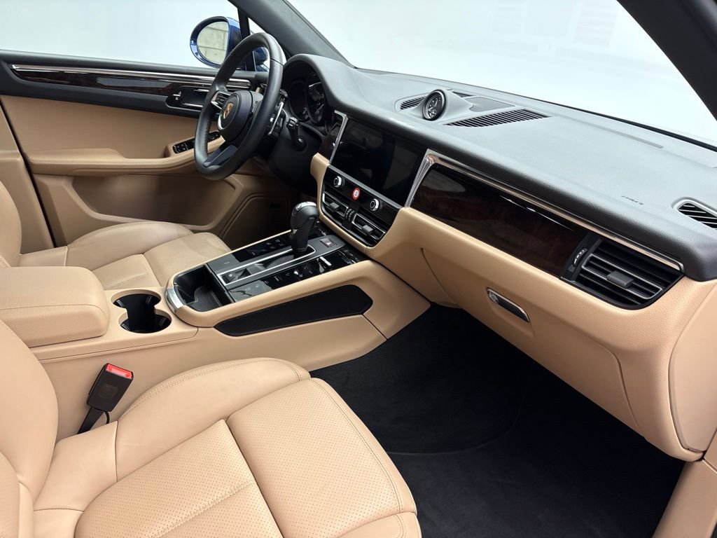 Certified 2026 Porsche Macan AWD/4WD image 25