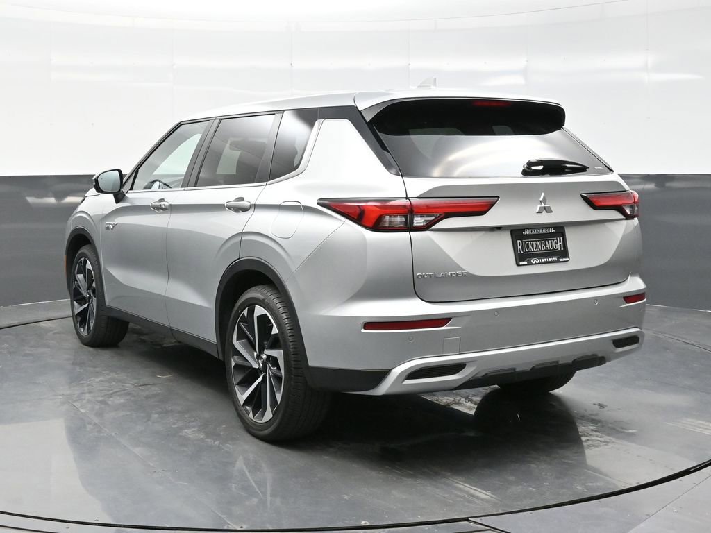 Used 2024 Mitsubishi Outlander SE image 5