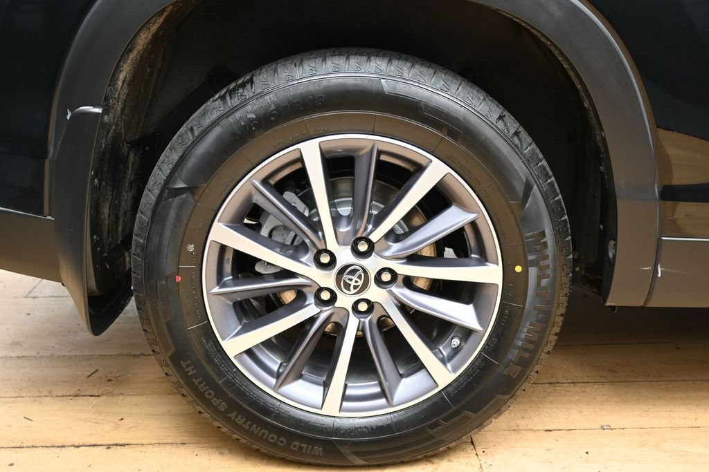 Used 2019 Toyota Highlander XLE AWD/4WD image 17