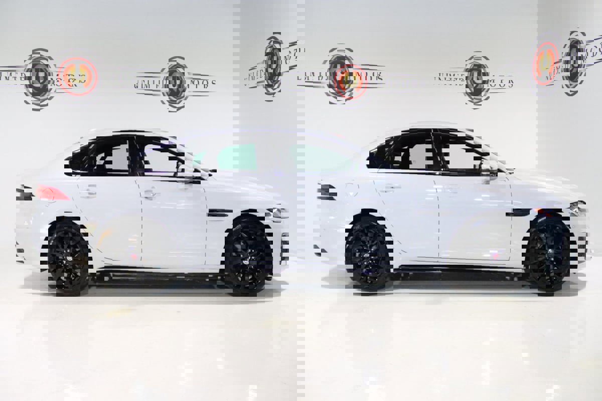 Used 2021 Jaguar XF R-Dynamic SE image 33