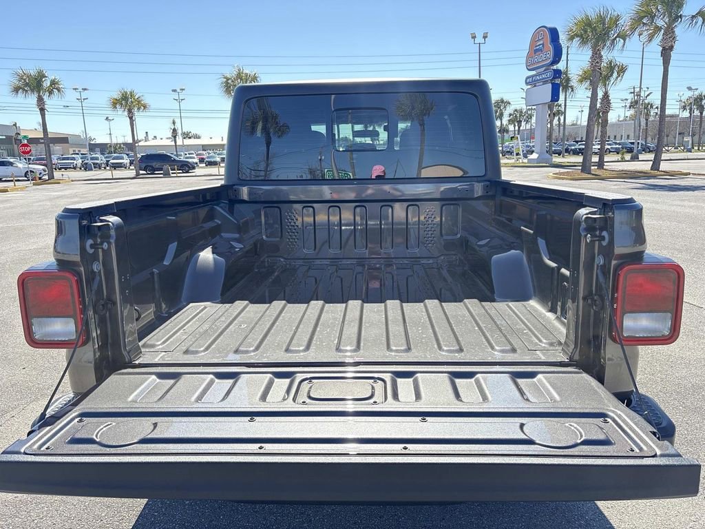 New 2026 Jeep Gladiator Sport AWD/4WD image 12
