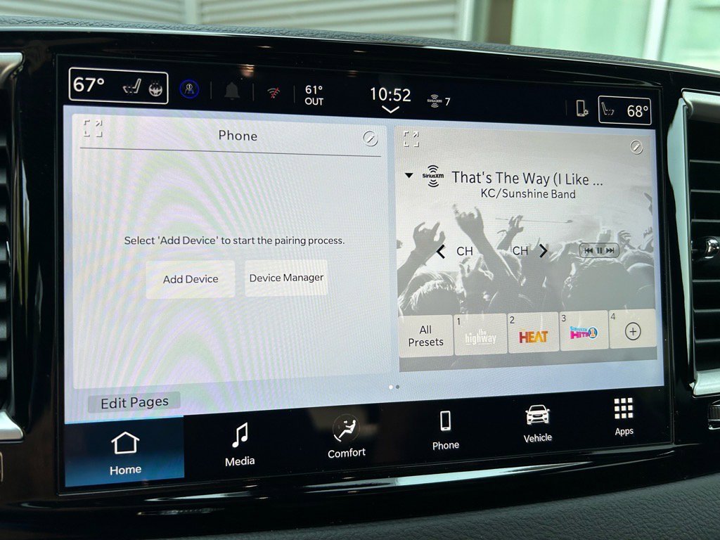 New 2025 Chrysler Voyager LX image 25