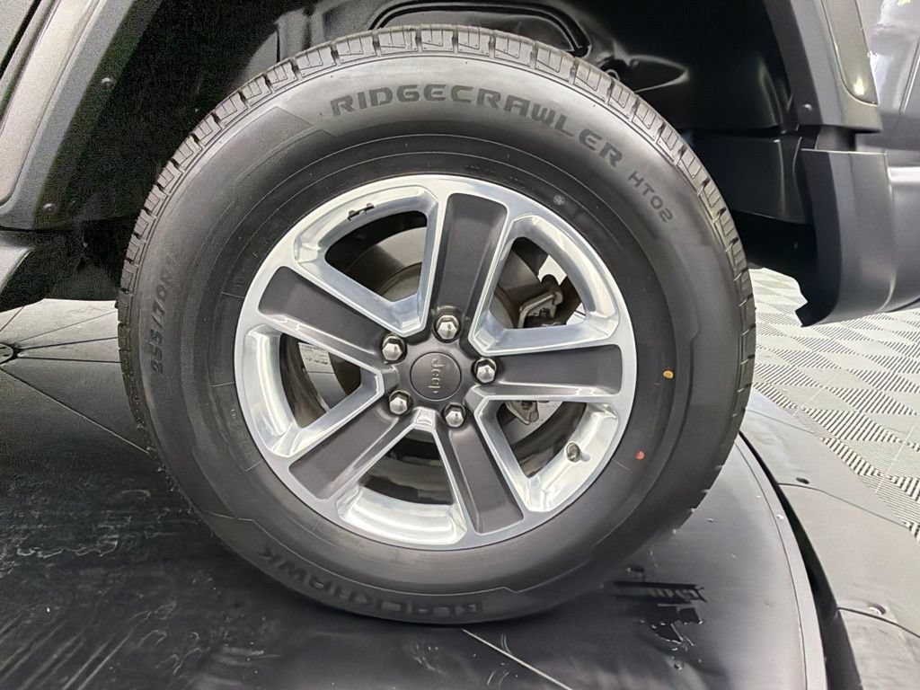 Used 2019 Jeep Wrangler Unlimited Sahara AWD/4WD image 16