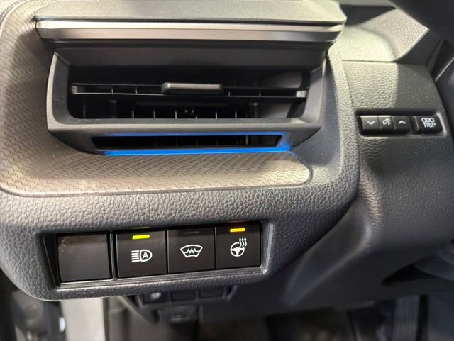Used 2023 Toyota Prius XLE AWD/4WD image 11