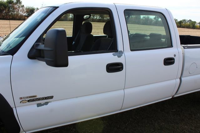 Used 2006 Chevrolet Silverado 2500 W/T w/ Heavy-Duty Power Package image 11