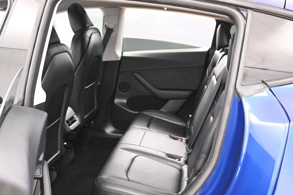 Used 2025 Tesla Model Y Long Range RWD image 34