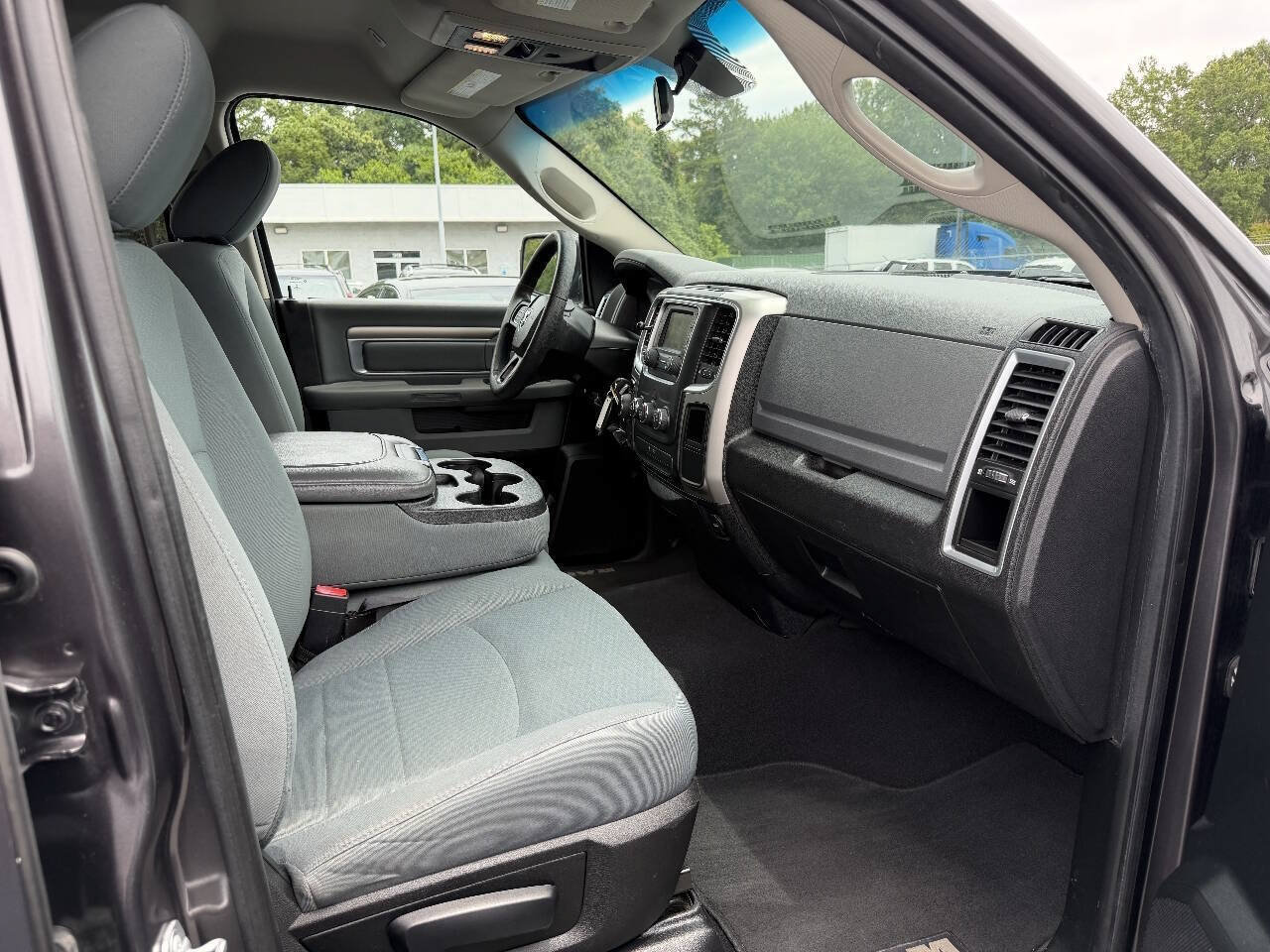 Used 2017 RAM 1500 Classic SLT AWD/4WD image 12