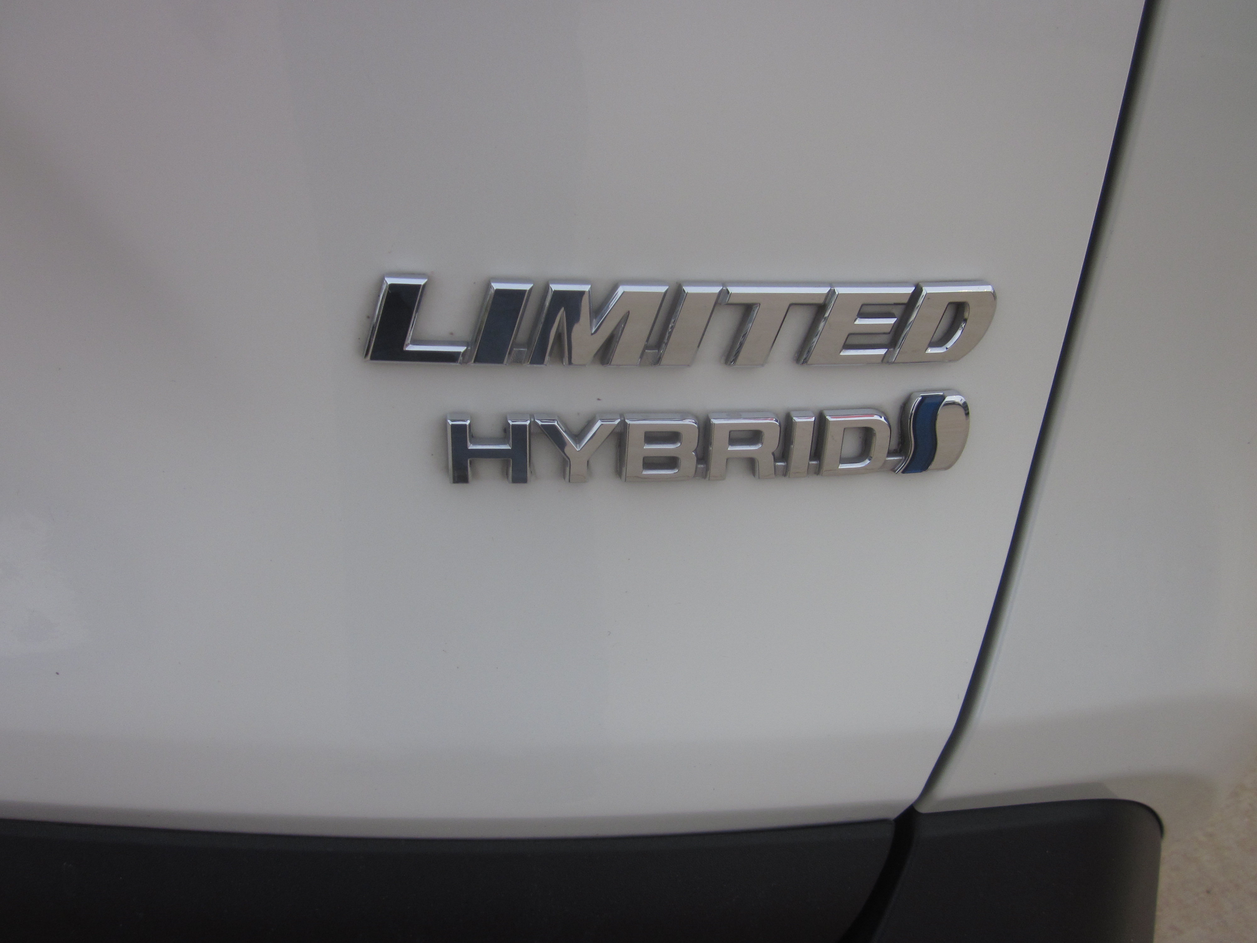 Used 2020 Toyota RAV4 Limited AWD/4WD image 9