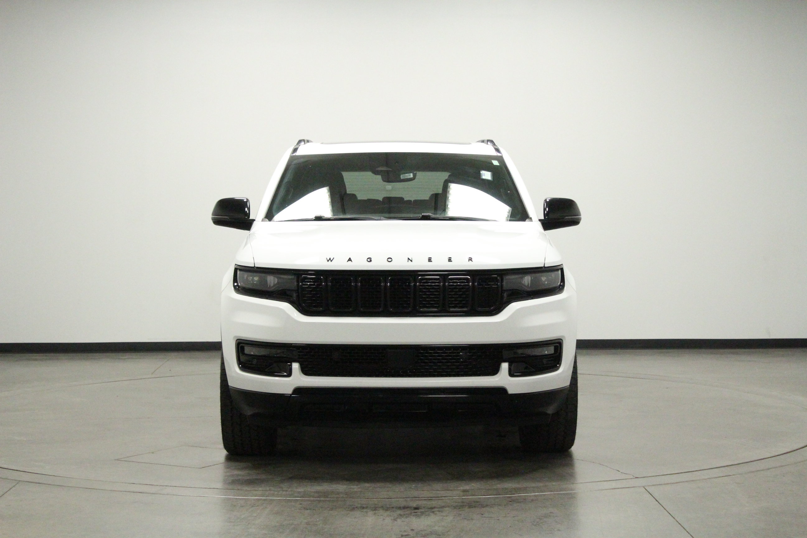 Used 2023 Jeep Wagoneer Series II RWD image 3