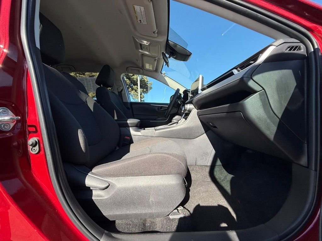 Used 2024 Toyota RAV4 LE image 11