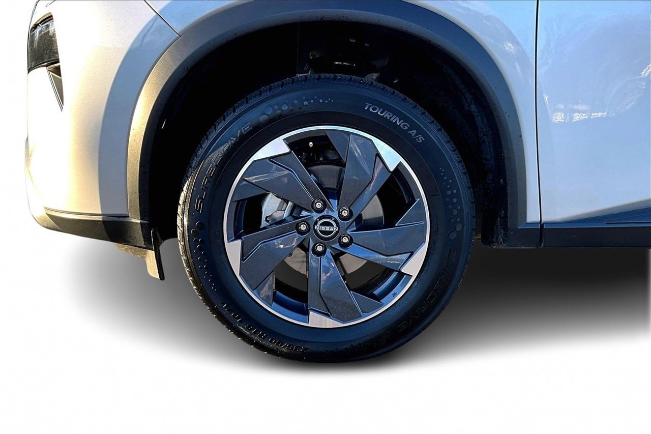 Used 2024 Nissan Rogue SV image 29