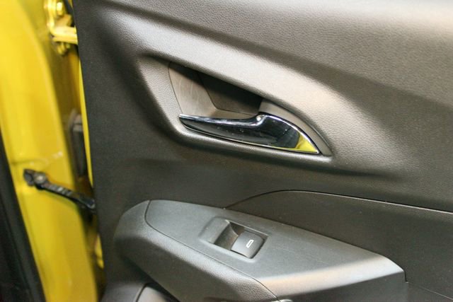 Used 2024 Chevrolet Trax RS w/ Driver Confidence Package FWD image 13