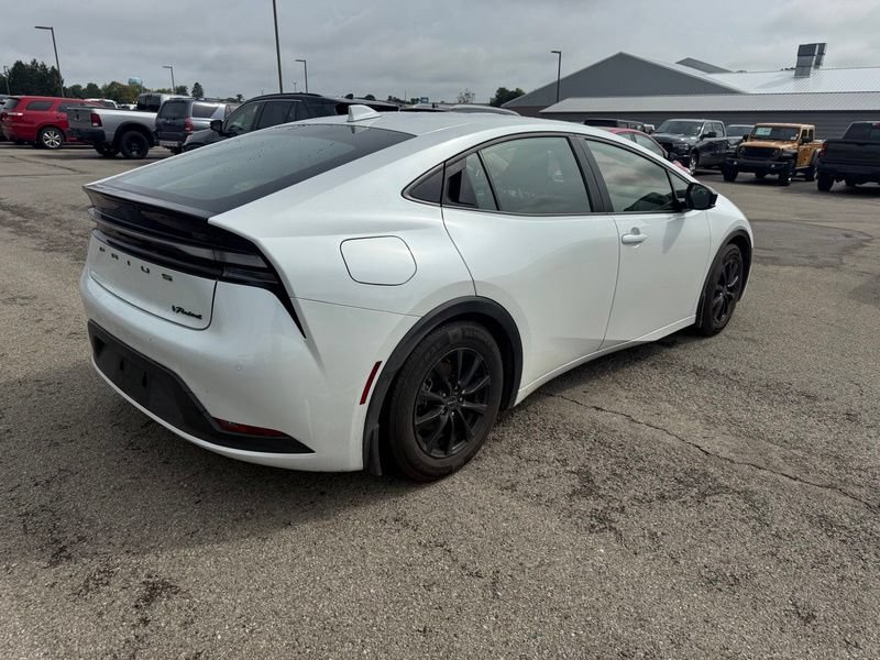 Used 2023 Toyota Prius Prime FWD image 13