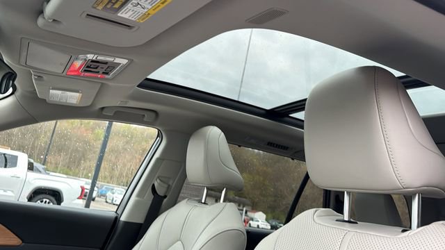 Certified 2025 Toyota Grand Highlander FWD image 20