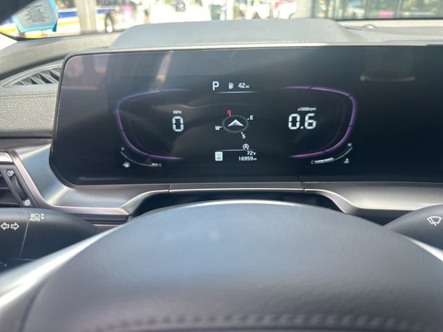 Used 2023 Kia Telluride S image 12