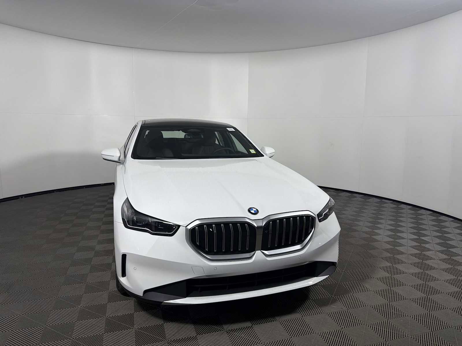 New 2026 BMW 530i xDrive w/ Convenience Package AWD/4WD image 6