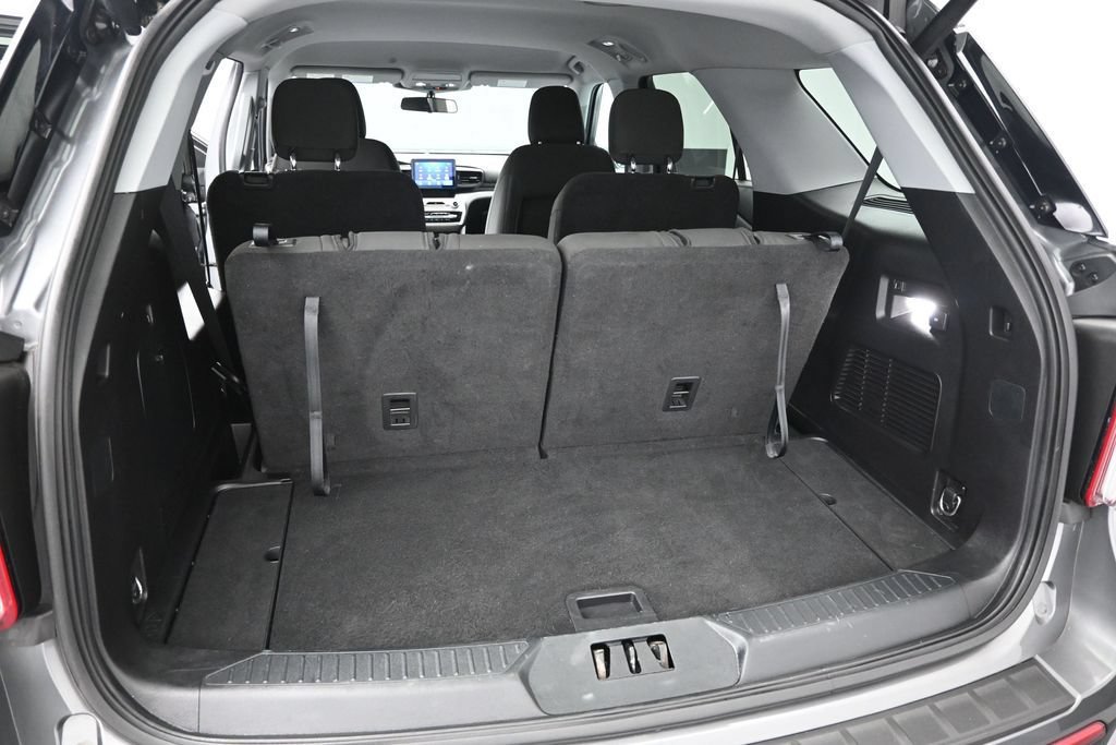 Used 2021 Ford Explorer XLT RWD image 8