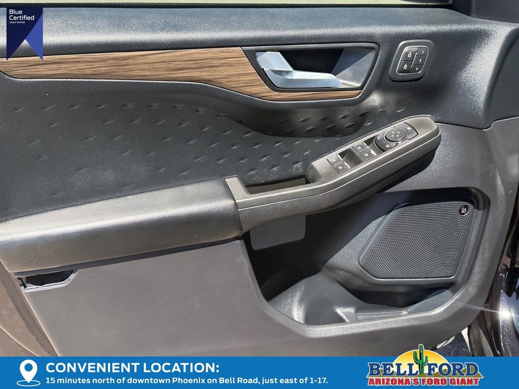 Used 2020 Ford Escape Titanium FWD image 14