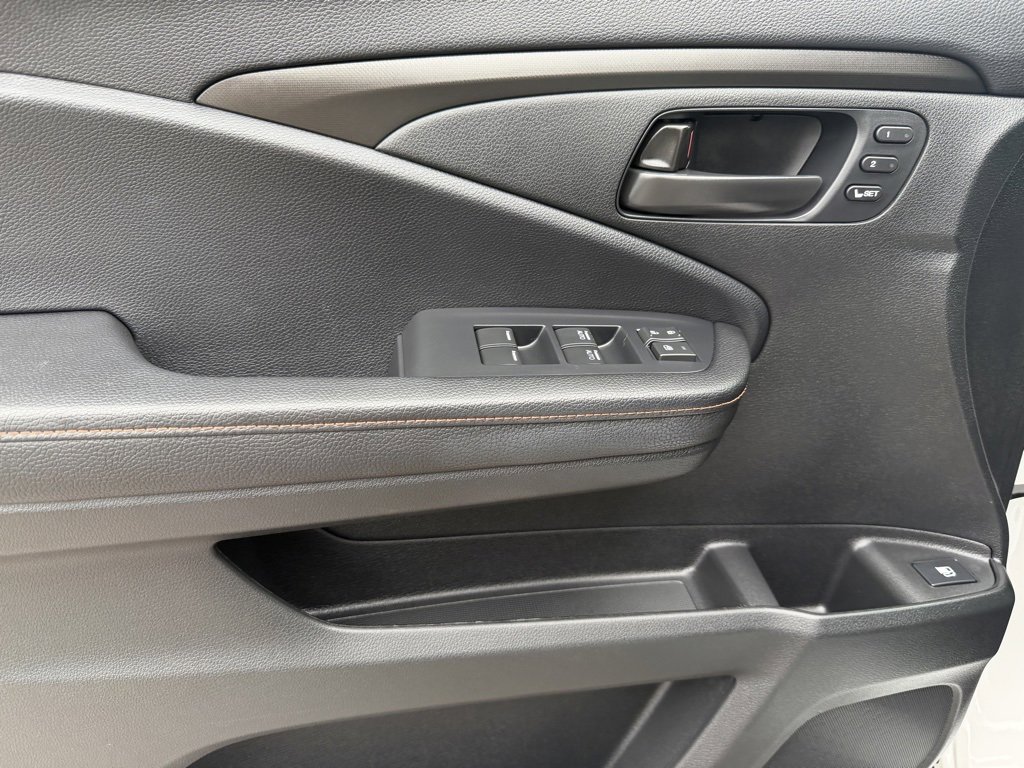 Certified 2025 Honda Ridgeline TrailSport image 17