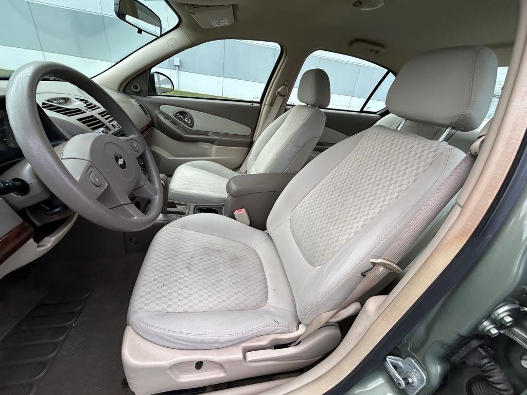 Used 2005 Chevrolet Malibu w/ Preferred Equipment Group image 26