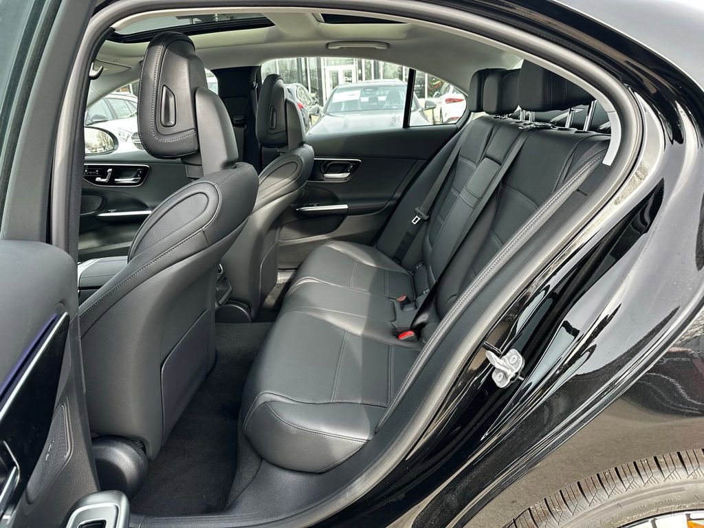 Used 2025 Mercedes-Benz C 300 4MATIC Sedan image 24