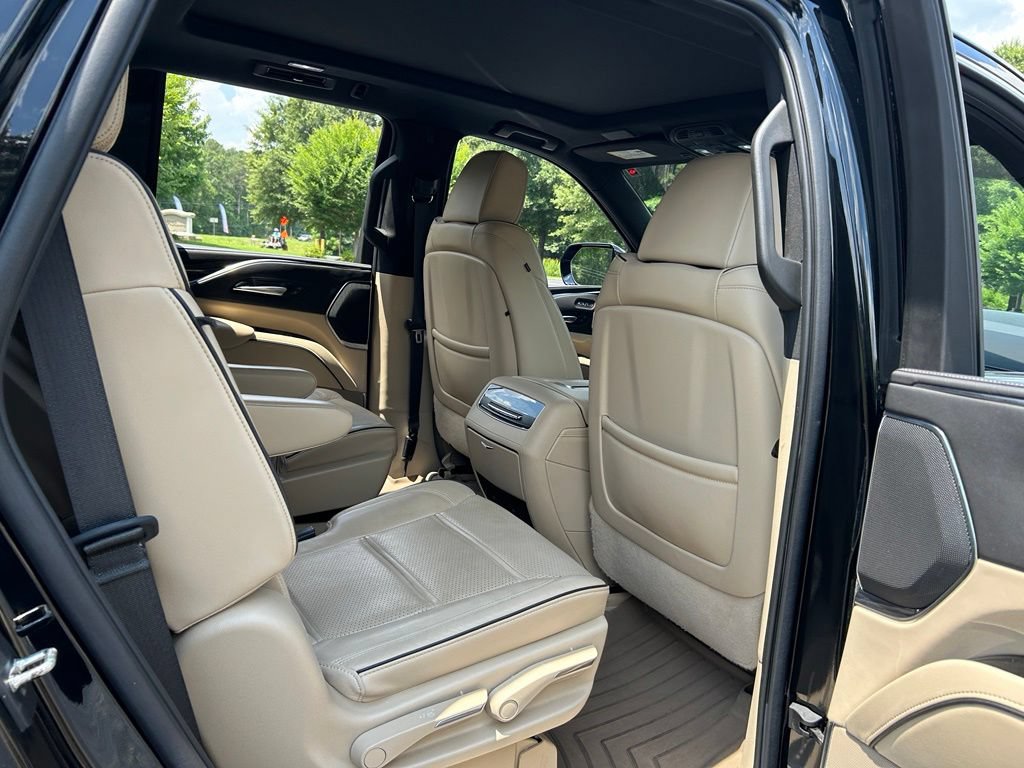 Used 2022 Cadillac Escalade Premium Luxury w/ Performance Package AWD/4WD image 49
