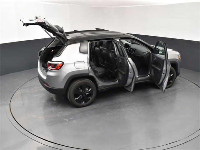 Used 2020 Jeep Compass Latitude image 30