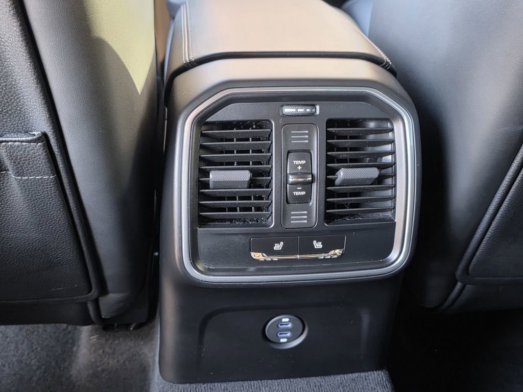 Used 2020 Porsche Macan S image 23