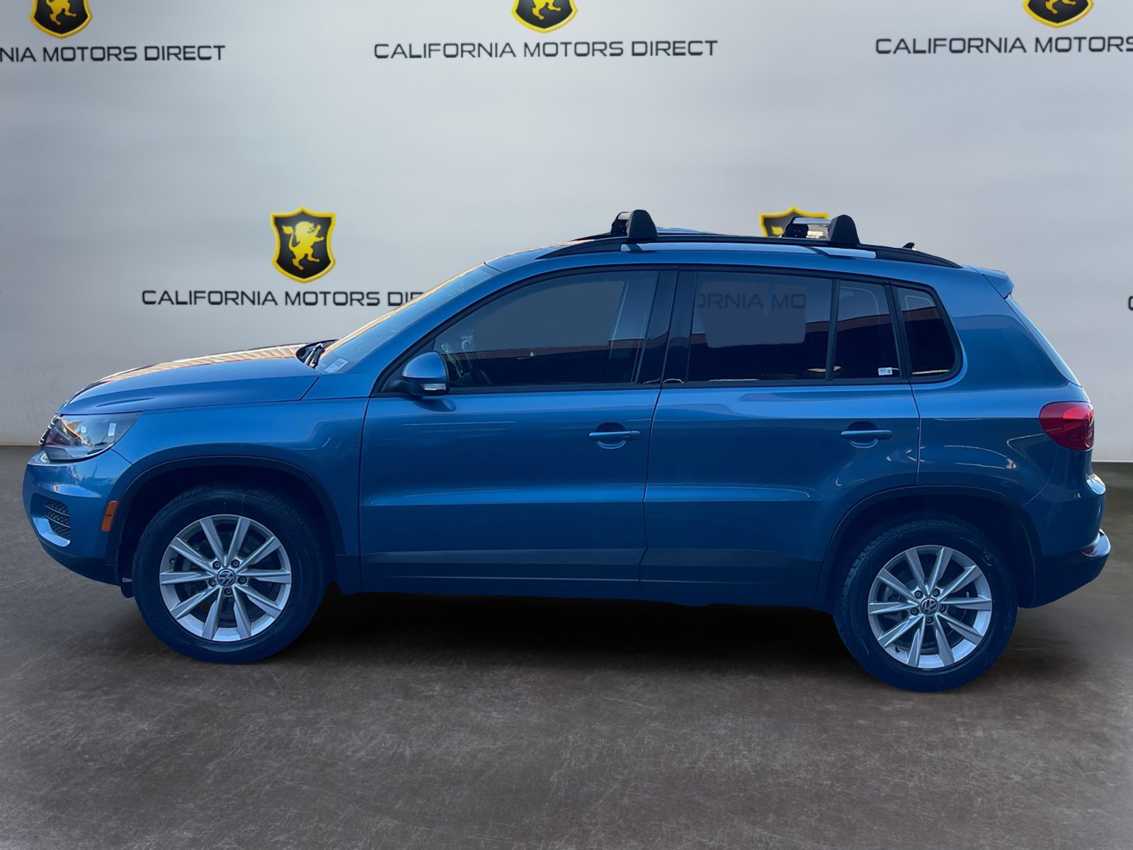 Used 2017 Volkswagen Tiguan Limited w/ Premium Package FWD image 2