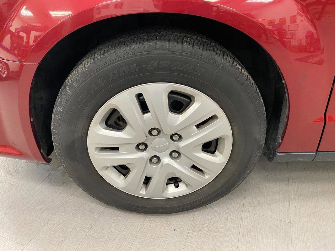 Used 2014 Dodge Grand Caravan American Value Package w/ UConnect Hands-Free Group image 7