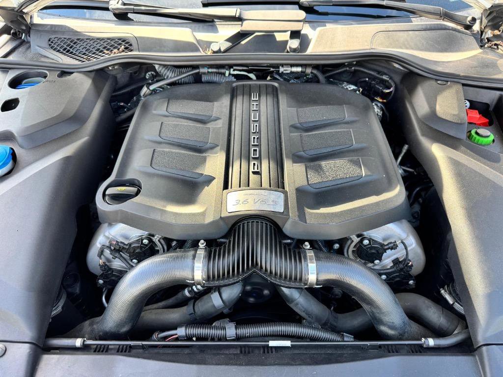 Used 2015 Porsche Cayenne S w/ Infotainment Bose Package image 35