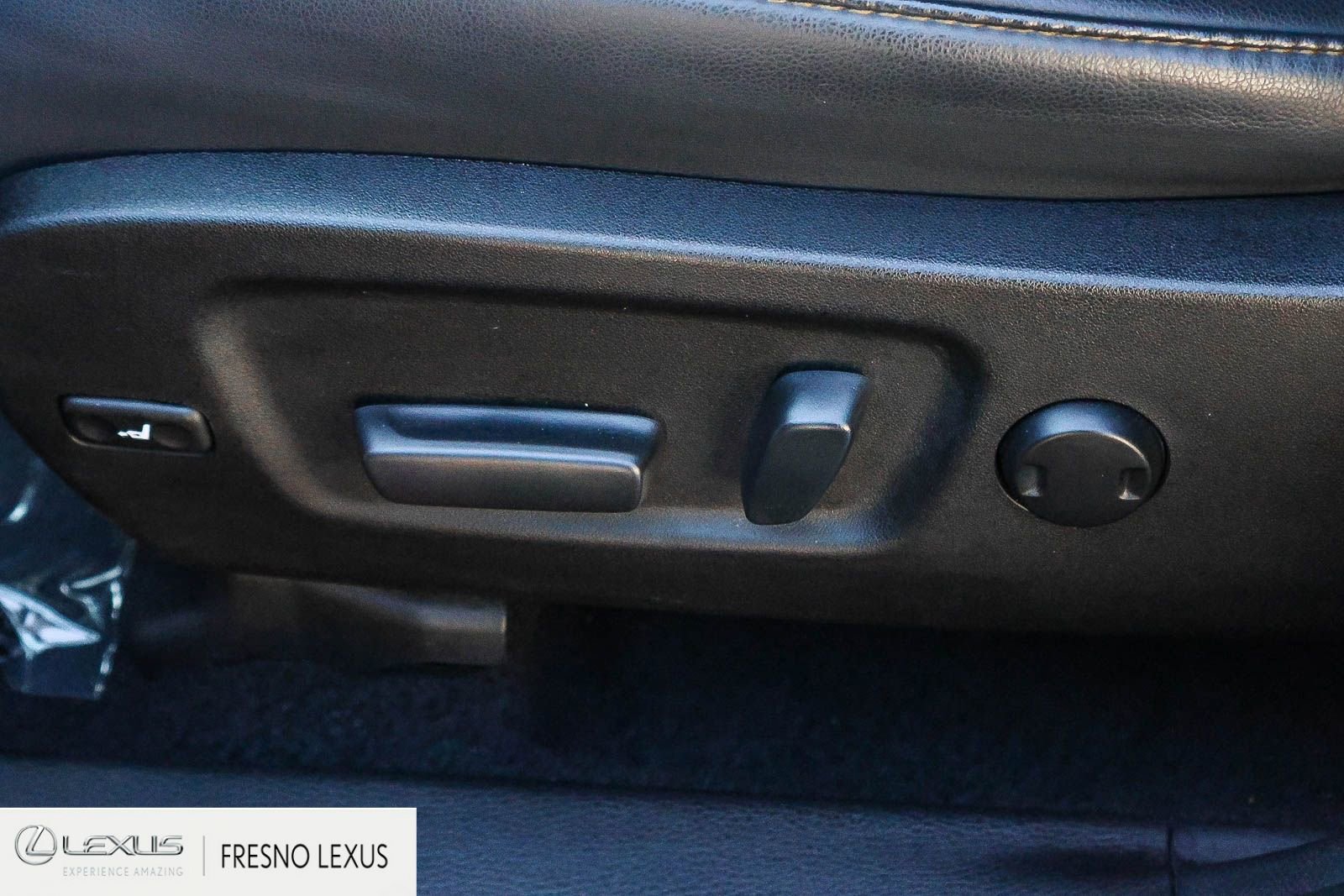 Used 2019 Toyota Highlander XLE w/ Carpet Mat Package (TMS) image 21