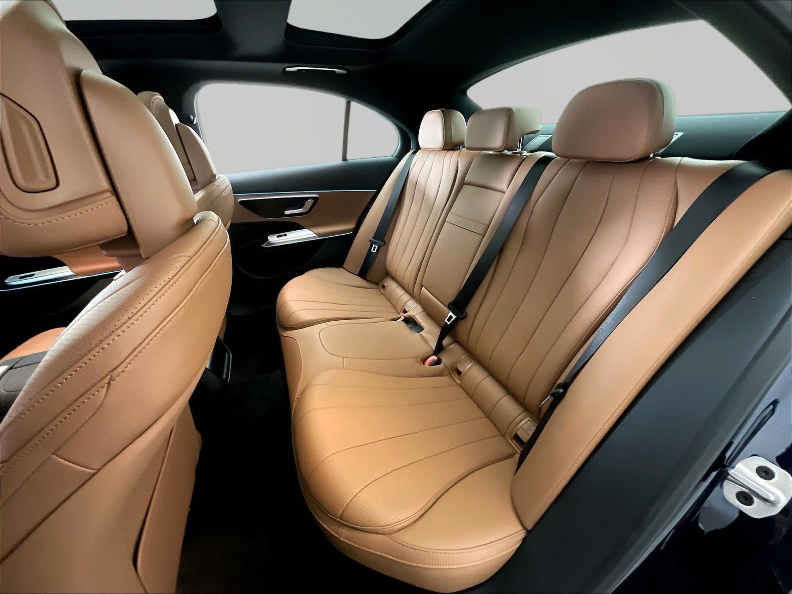 New 2026 Mercedes-Benz E 350 4MATIC Sedan image 17
