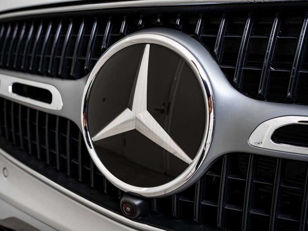 New 2026 Mercedes-Benz GLC 300 4MATIC image 3