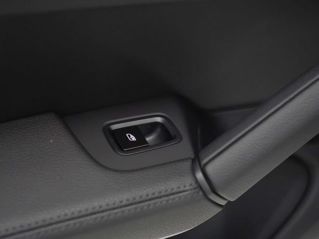 Certified 2026 Porsche Cayenne E-Hybrid AWD/4WD image 16
