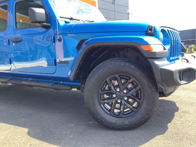Used 2022 Jeep Gladiator Sport AWD/4WD image 3