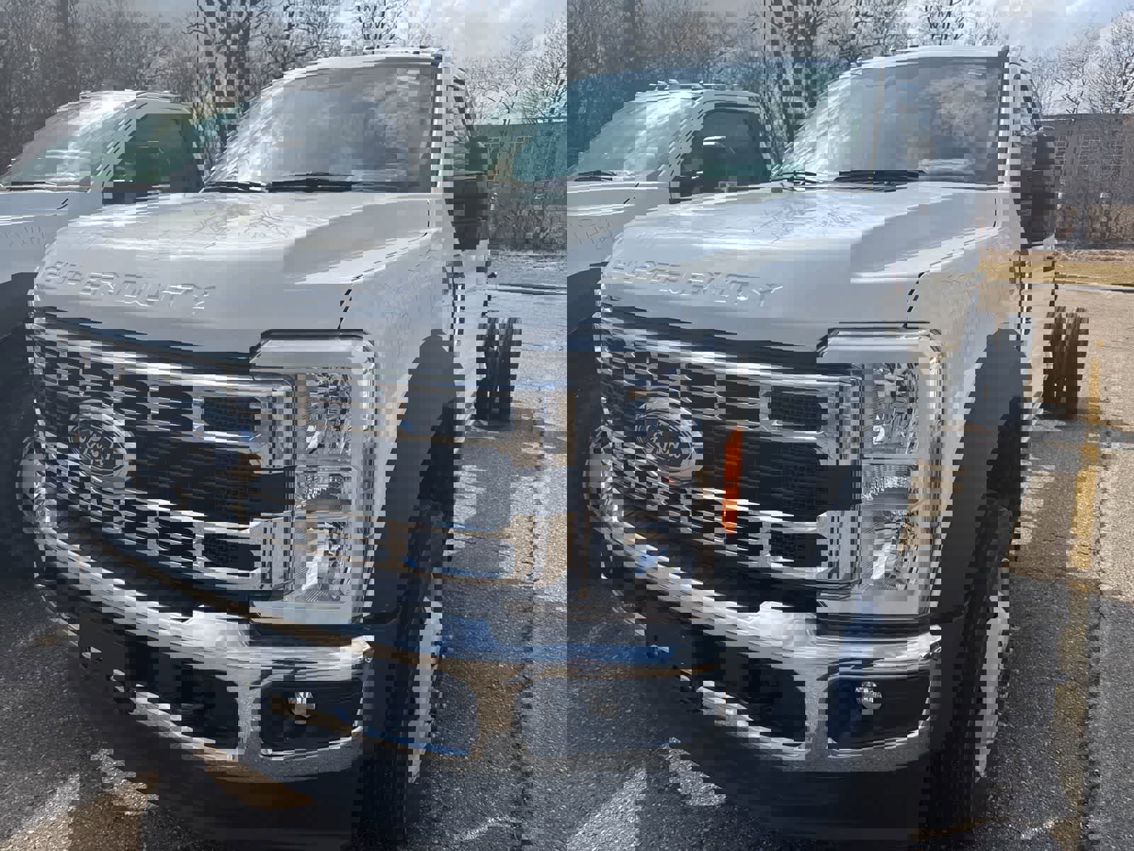 New 2023 Ford F450 XLT w/ XLT Value Package image 2