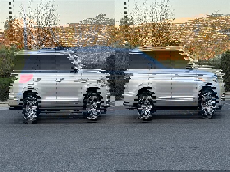 Used 2018 Lincoln Navigator Select w/ Technology Package image 7