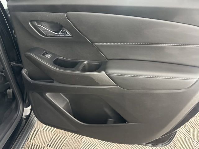 Used 2023 Chevrolet Traverse LT image 23