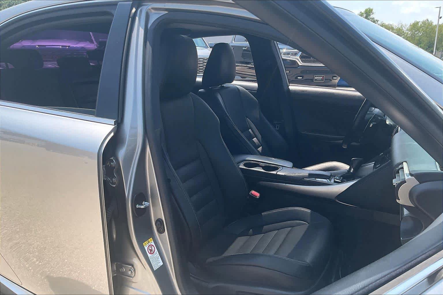 Used 2017 Lexus IS 200t F Sport w/ F Sport Package RWD image 9