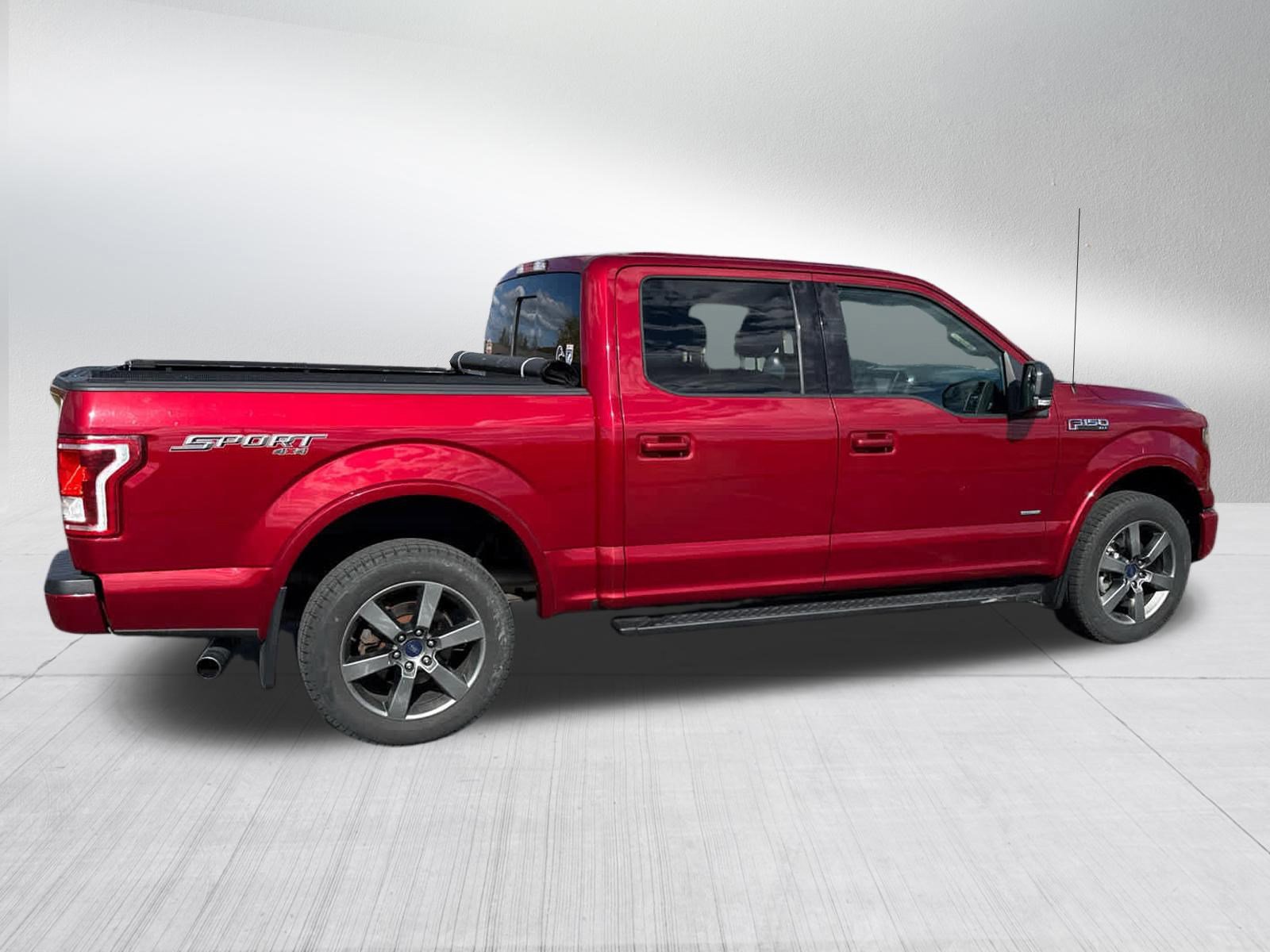 Used 2017 Ford F150 XLT w/ Equipment Group 302A Luxury AWD/4WD image 7