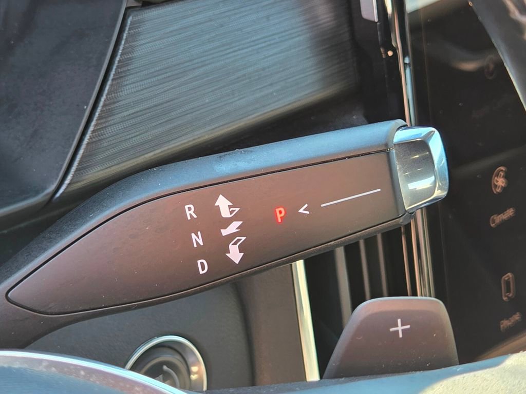 Used 2024 GMC Acadia Elevation image 23